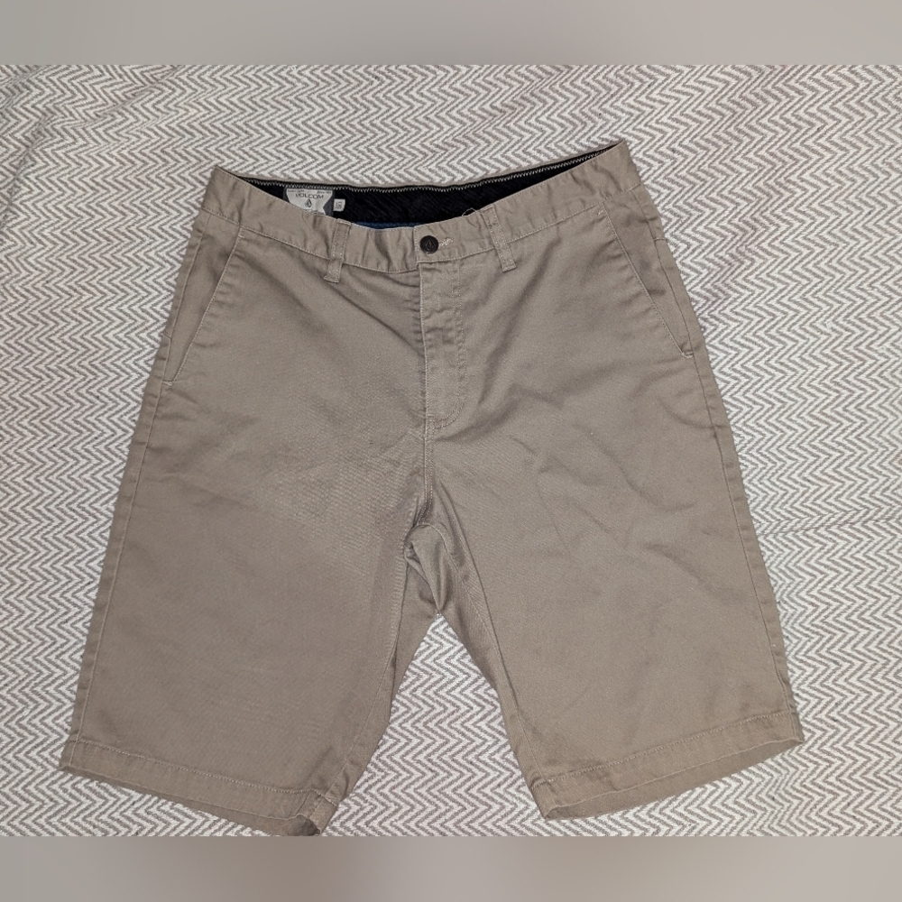 Volcom Classic Men's Khaki Flat Front Shorts Size 30 Chino Shorts